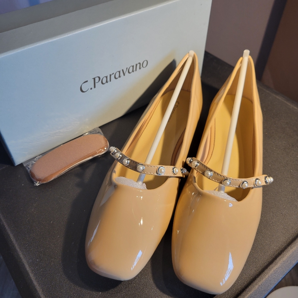 NIB Beige Patent Leather Mary Jane Flats